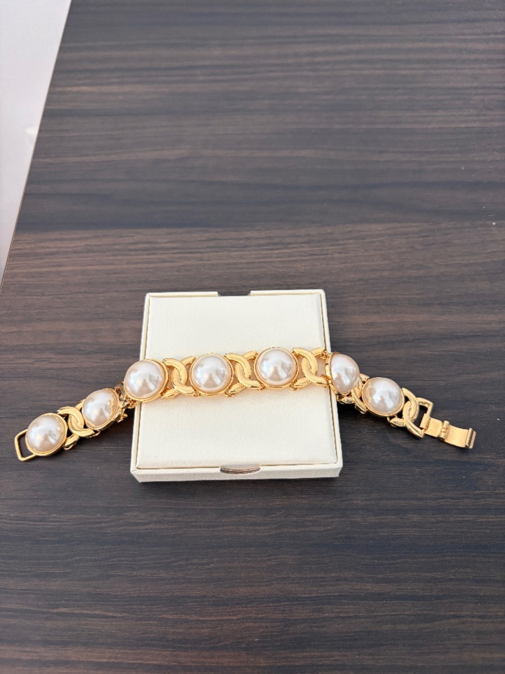 Gold Tone Pearl Link Bracelet 7.5 Inch